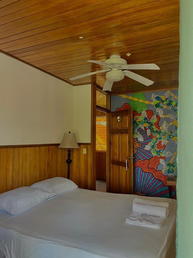 Hotel Casa Nostra à Lívingston Extérieur photo